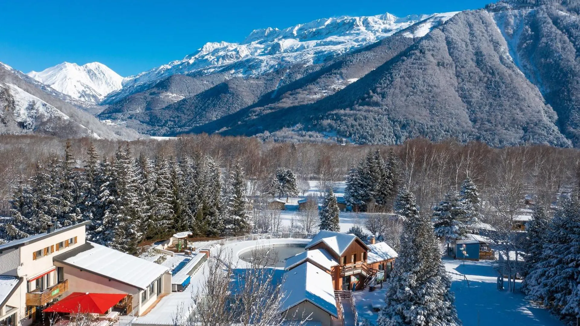 Rcn贝雷多纳酒店 Le Bourg-dʼOisans 4*,